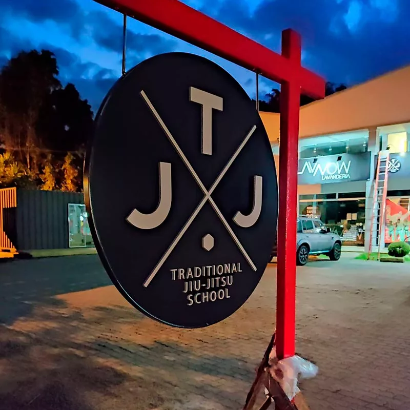 placas-externa-letras-caixas-recorte,